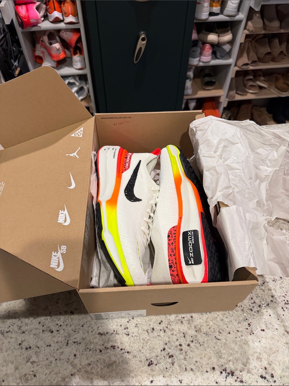 Men’s Zoomx Nike Invincible Run FK3 - Picture 4 of 5